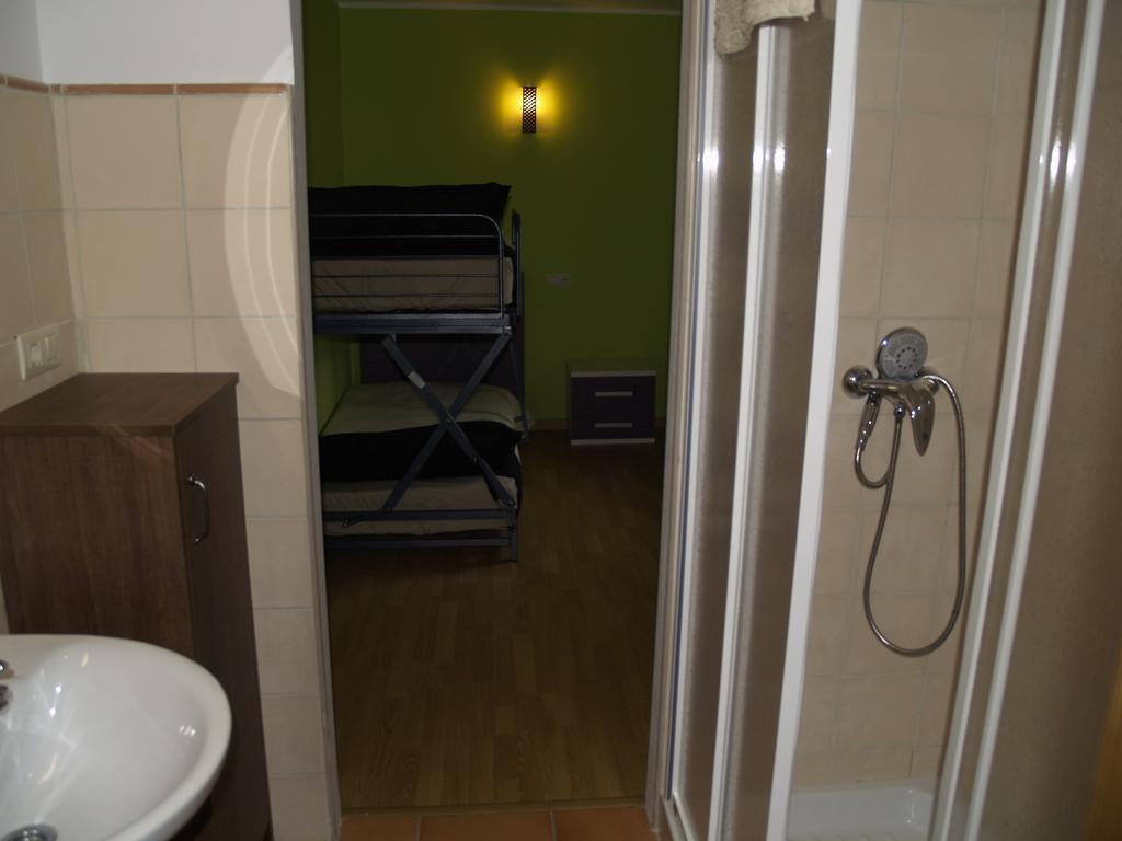 Yebra de Basa Albergue De Yebra מראה חיצוני תמונה