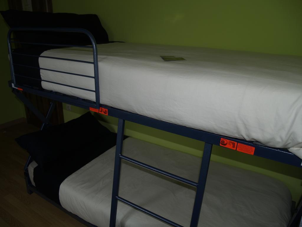 Yebra de Basa Albergue De Yebra חדר תמונה