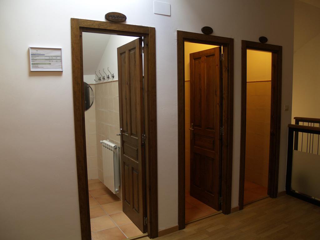 Yebra de Basa Albergue De Yebra חדר תמונה