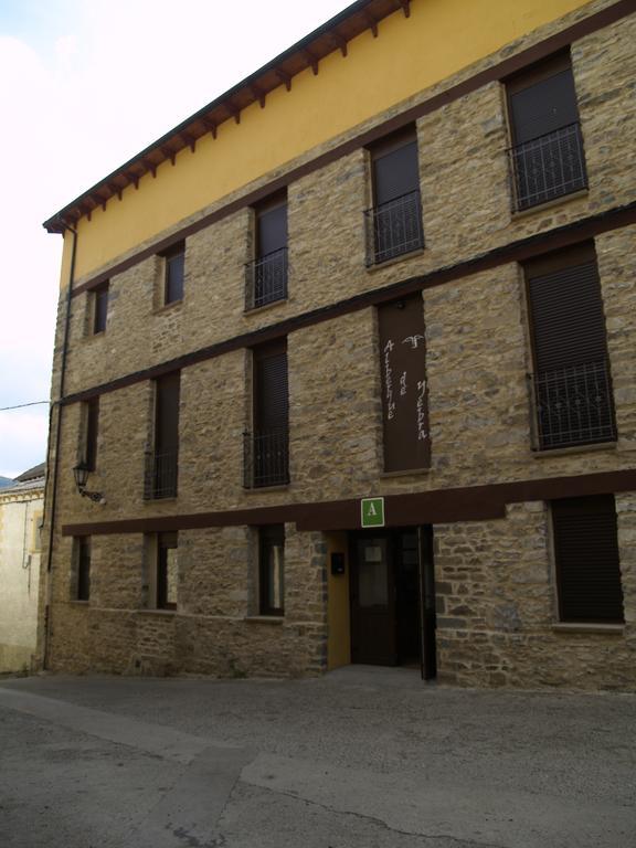 Yebra de Basa Albergue De Yebra מראה חיצוני תמונה